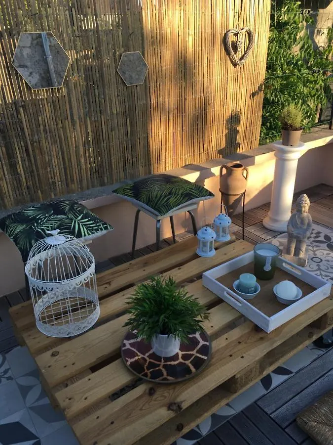 L'Insolite Et Medievale Tour Yselda Saint-Pourcain-sur-Sioule Holiday home